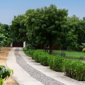 Stayvista's Glasshouse: Orchard With Pool And Relaxation Villa Gurgaon